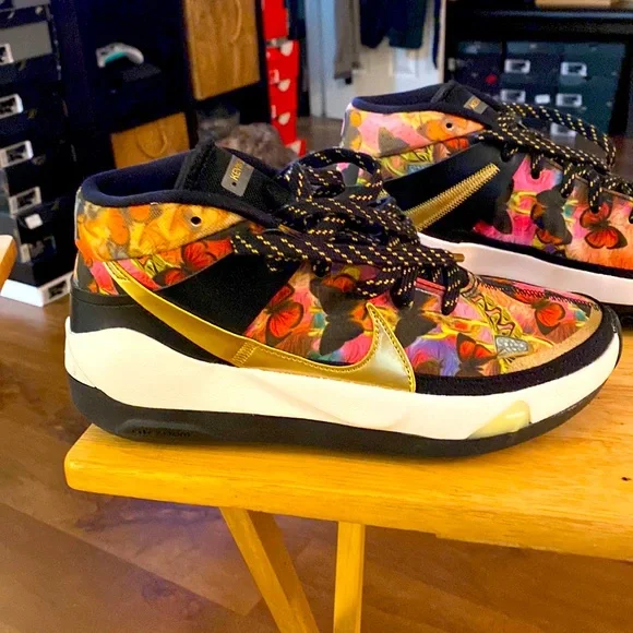 KD (Kevin Durant) 13 chains and butterflies Brand new size 7Y